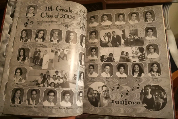 個人写真のページがなぜか白黒で、当時のニュースや先輩のお言葉ページがカラー