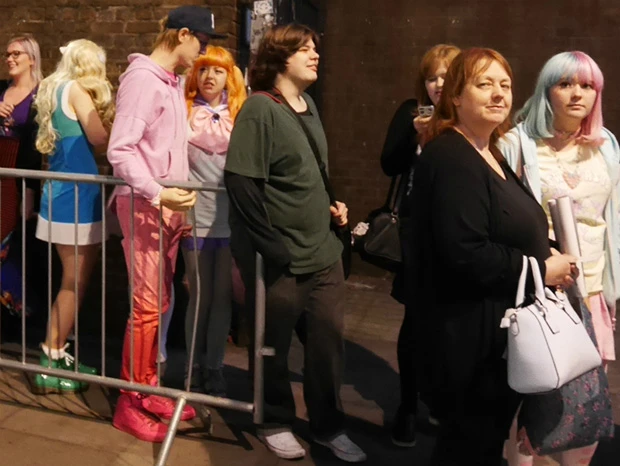 パステルヘアカラーや個性的ファッションの人たちであふれてました。私もカラフルヘアにしたいなー