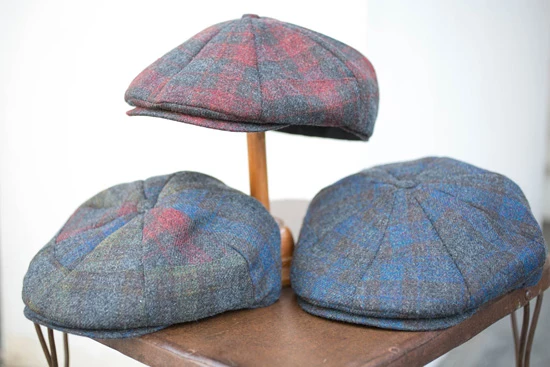 冬ならではのツィード生地のハンチング帽は、冬のおしゃれ帽子としてオススメ。Mela Casnt 各¥10,584