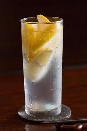 レモンサワーのベースとなる焼酎は糖質・脂質ゼロで、レモンはビタミンC豊富