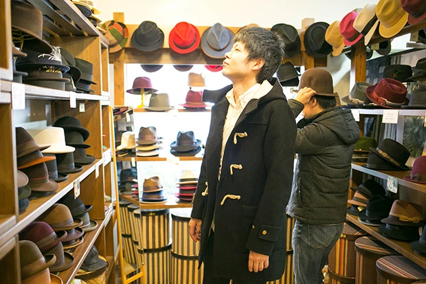 お店に足を運んで、試着しまくることで似合う帽子がわかってくる…かも!?