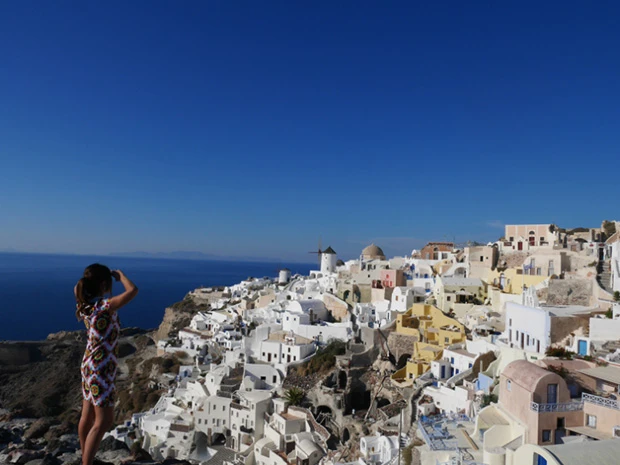 イアの夕日はあっちに沈むのかしら