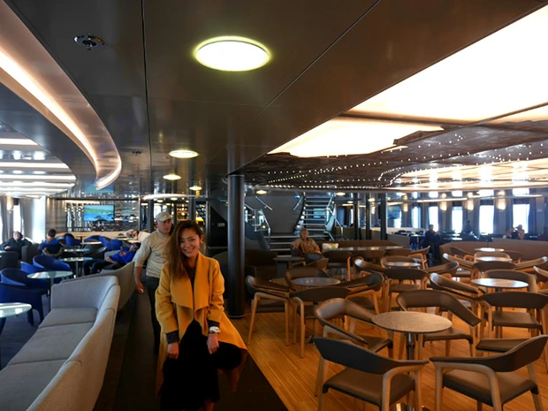 ゴージャスな船内