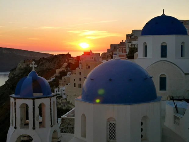 エーゲ海に沈みゆく「世界一美しい夕日