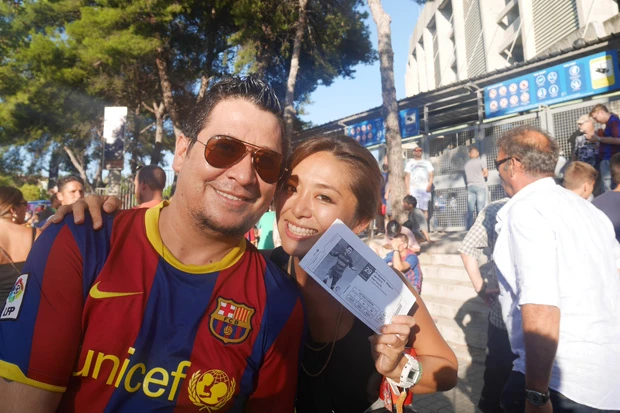 ダフ屋からチケットを買った時は必ず一緒に写真を撮ることにしている