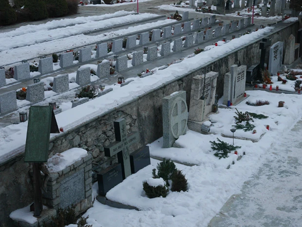 マッターホルンで亡くなった人々のお墓。自然をなめたらいけない