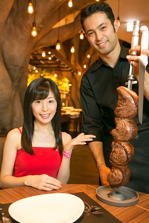 長谷川さんのお気に入りの店のひとつ、シェラスコ店の『バルバッコア』。肉を存分に食べられるだけでなく、種類豊富なサラダバーがあるため「肉食習慣」のルールを簡単に守れるという
