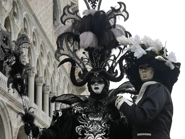 圧倒的存在感のある豪華な仮装