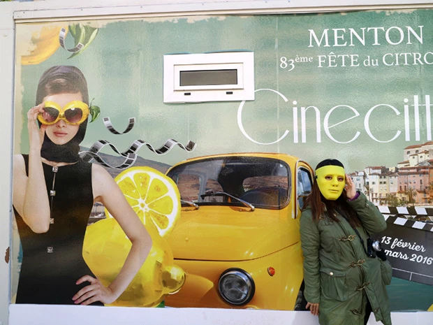 「レモン祭り」の看板がシャレている。さすが、おフランス