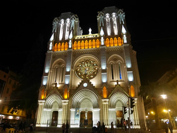 ニース・ノートルダム寺院を横目にスーパーへ急げ!