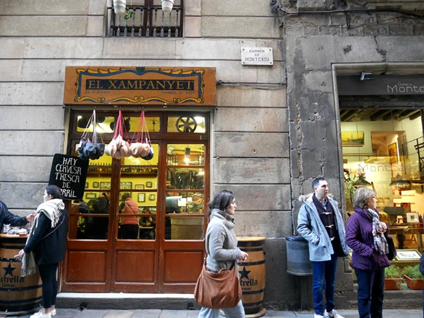 試合は夜だから、メッシの前にバル飯(メシ)で腹ごしらえ