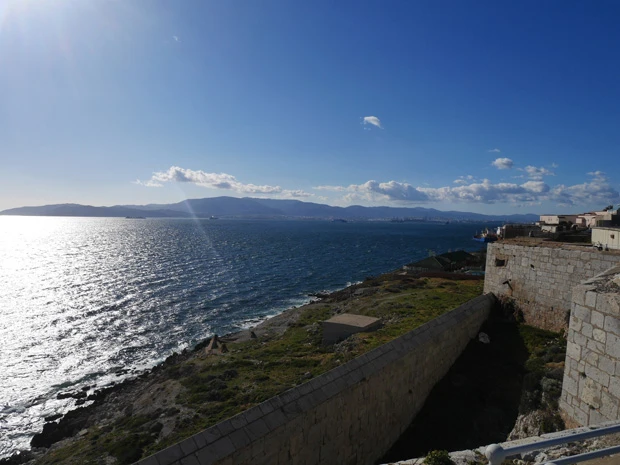 これが憧れのジブラルタル海峡!