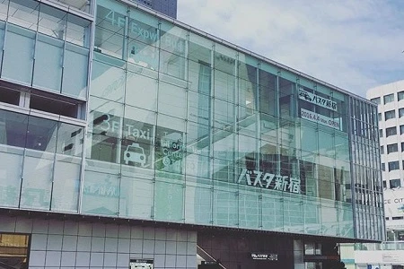 今月4日に開業したバスタ新宿。オシャレなブランドやカフェも多くてショッピングに便利だけど、GWは観光客でさらに混雑しそう…