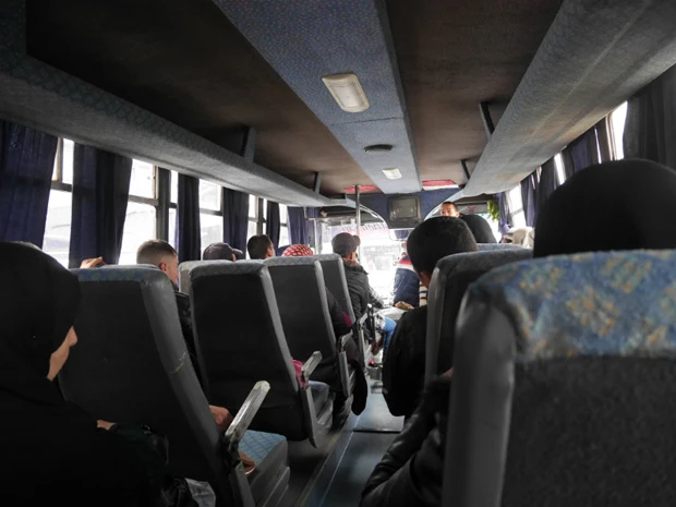 モロッコの民営バスの中