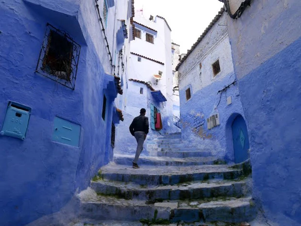 目印は青い建物……って全部だし!