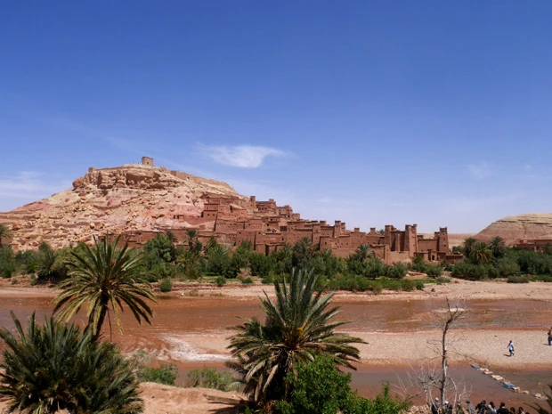 オアシスの丘に悠然と佇む、アイトベンハッドゥ