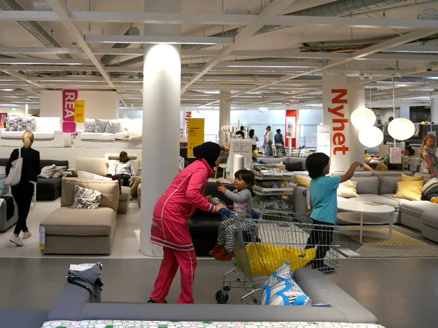 ファミリーだらけの店内