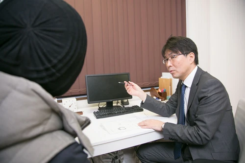 カウンセリングは治療の説明や効果、リスクを丁寧に説明していく