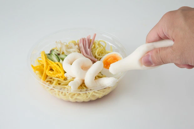 冷し中華にのっているリンゴや梨、サクランボのような甘みのアクセントになってくれる。清涼感もアップするので真夏にピッタリ