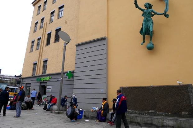  中央駅の周りだけはちょっと治安が悪そうな雰囲気