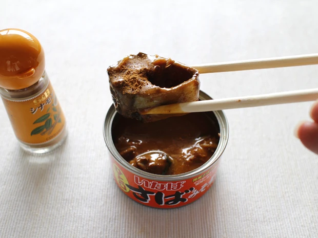  サバの味噌煮にシナモンとは意外だが、驚くほど相性が良い