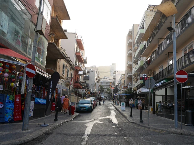 滞在はサンジュリアンの街中