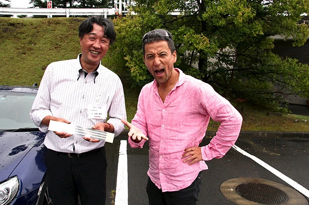 トヨタの開発者を直撃！「貼るだけで車の性能が上がるアルミテープ」の 