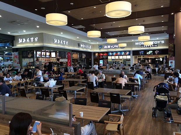 ポイントカードを持っている人限定のオトクなセットを販売する店も