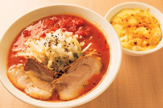 こっちもウマい!「とまとらーめん」750円、「チーズごはん」150円
