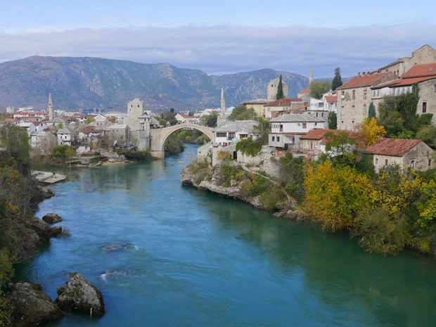 スタリ・モスト橋。橋脚を持たないシングル・スパン・アーチとしては現存する世界最古