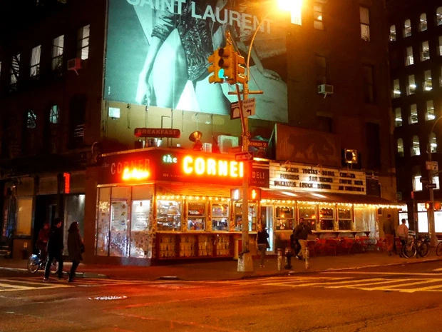 街角にあるメキシカンのお店で友人と待ち合わせ