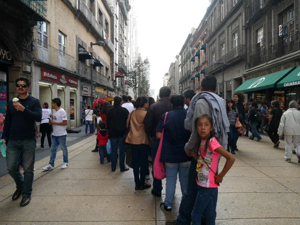 メキシコ人はちゃんと並ぶ！