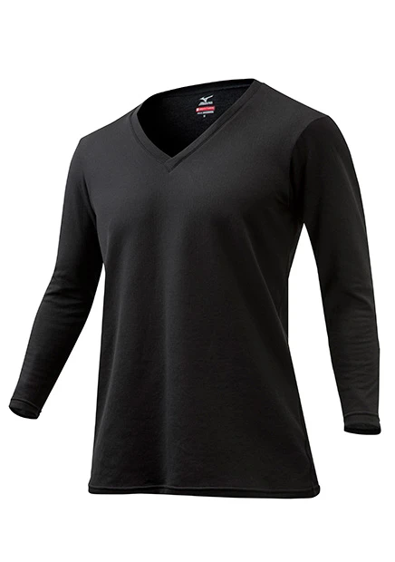 吸湿発熱素材「ミズノ ブレスサーモ」を使用した日常用アンダーウェア「ブレスサーモ エブリプラス」。高い保温性がありながら、ブレスサーモアンダーウェアシリーズの中で最も軽い。3300円。