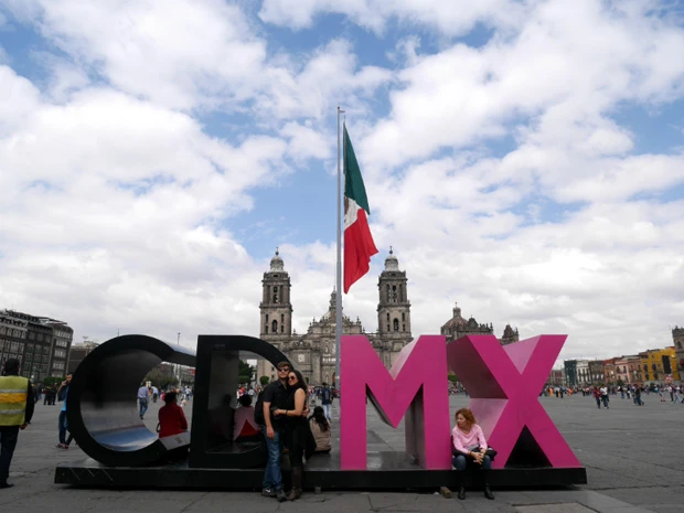 メキシコシティーの中央広場ソカロ