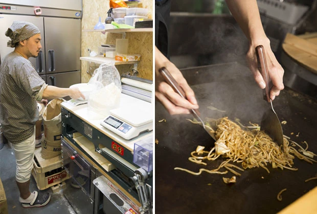 (左)店内には製麺機。小麦粉は100%北海道産を使用。(右)秘伝の手づくりソースの香ばしいニオイが店内に立ちこめる