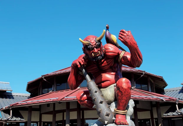 “世界一クリーチャー造形がうまい”と称され『シン・ゴジラ』のゴジラのデザインも担当した竹谷隆之氏がデザインとひな型制作を担当した鬼王丸。見た瞬間、泣き叫ぶ子供も