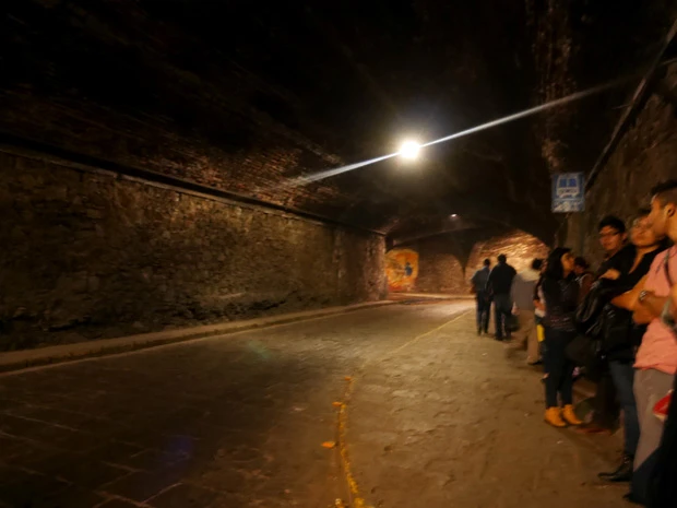 バスから降ろされた場所。ビビり撮影のためブレブレですみません