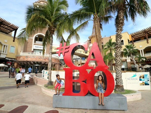 カボサンルーカスの中心はちょっとした繁華街になっているが、閑散期なのか静かな雰囲気