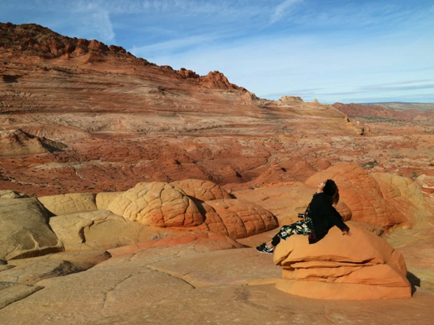 ハンバーガー型の岩。これ人工物じゃないよね?