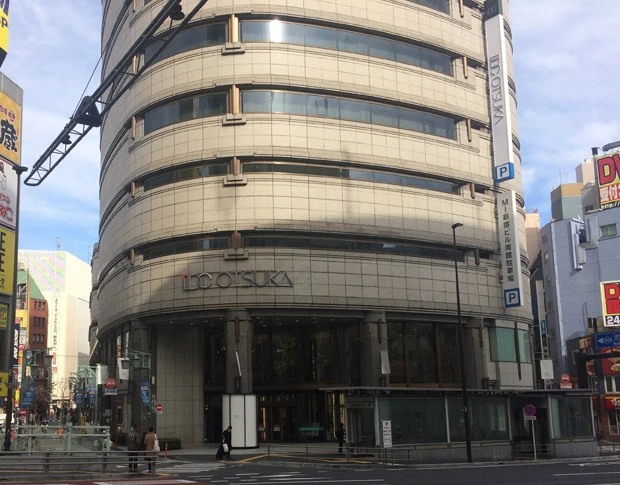 高級なイスやテーブルを売るなら、専門店がオススメ