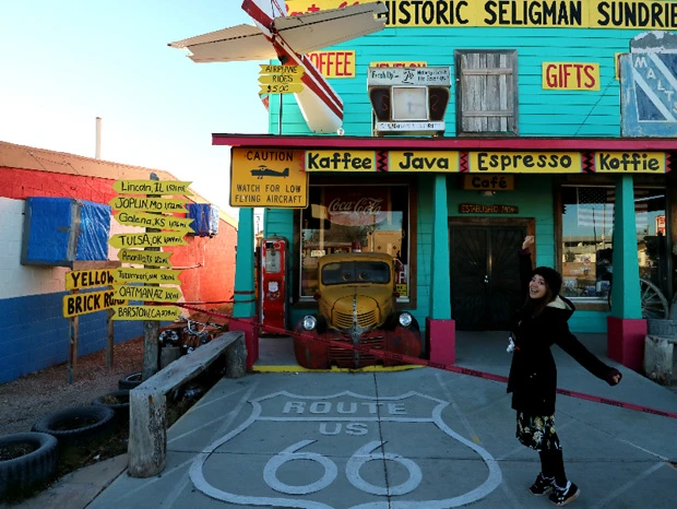  ルート６６の町、セリグマンはディズニー映画『カーズ』の舞台にもなっている