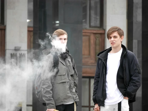 涼しげな表情のロシア男子たち。笑ってない。いや、少し笑ってる?