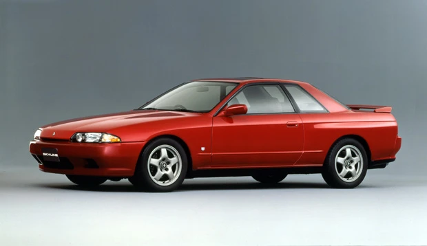日産　スカイライン（１９８９年～１９９４年）平均中古価格：１４５万円２ドアクーペには新開発の４輪マルチリンクサスペンションを採用※平均中古価格は週プレ編集部の調査による