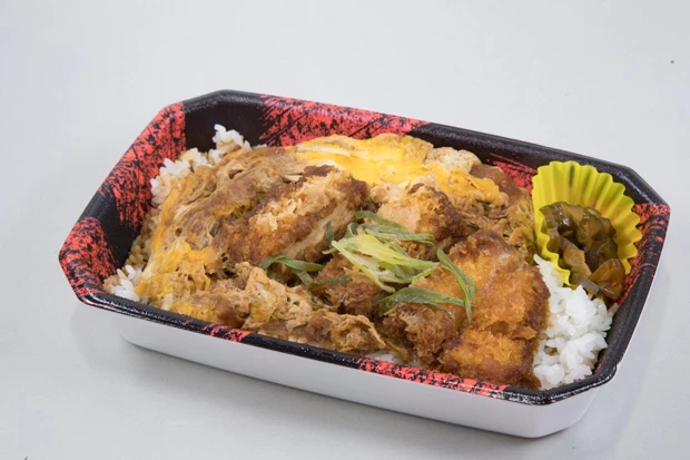 味噌煮込みかつ重