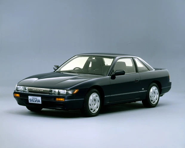 日産　シルビア（１９８８年～１９９３年）平均中古価格：７８万円デートカーとして開発されたがドリフトマシンとして大人気に※平均中古価格は週プレ編集部の調査による
