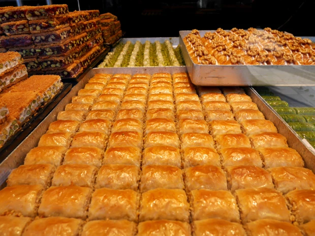 激甘なバクラヴァ。甘すぎると思っていたはずがいつのまにかクセになって無償に食べたくなる