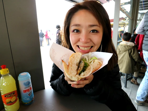 鯖が挟まってるの見える?