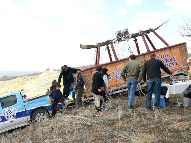 丘の途中の斜めのところに着地