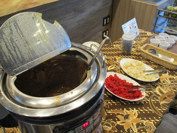 味噌汁や朝カレーが無料