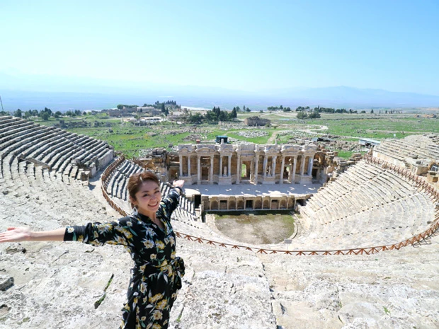 ヒエロポリス遺跡の円形劇場